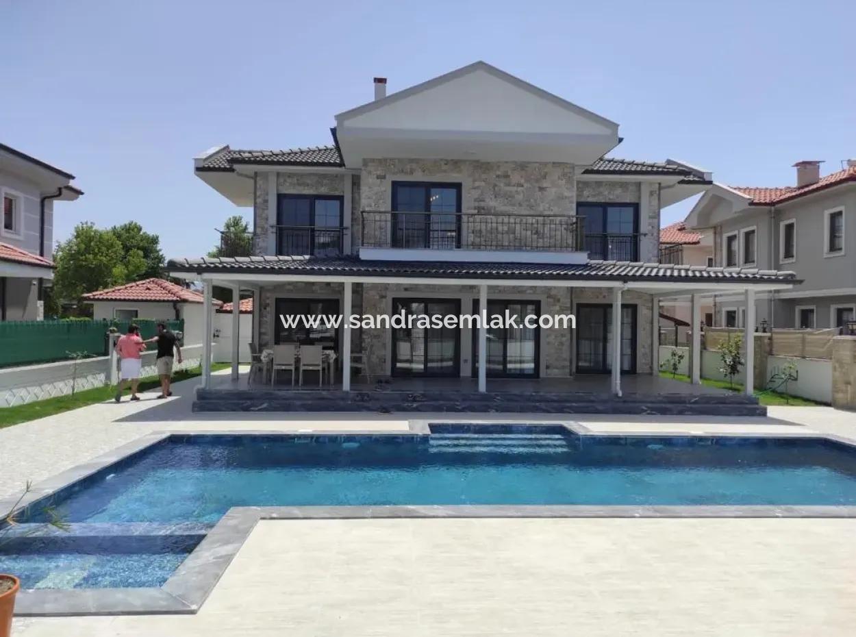 Villa Sarı Dalyan 4+1 Lüks Villas