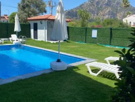 Mugla Dalanda Rent 4 1 Jacuzzi Dreibettzimmer Villa