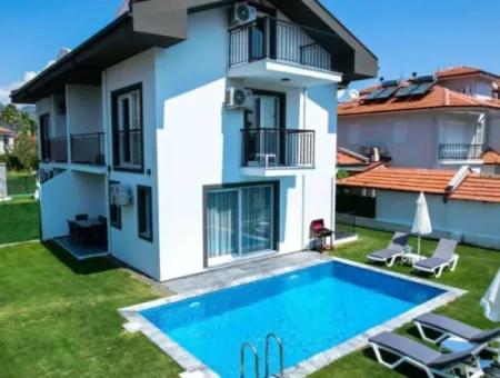 Mugla Dalanda Rent 4 1 Jacuzzi Dreibettzimmer Villa