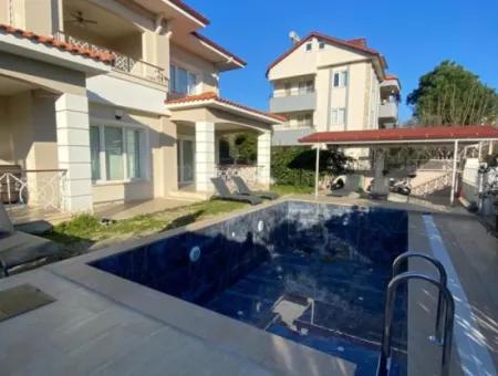 Villa Zu Vermieten Mit 4 1 Duplex Jacuzzi Im Garten Des Gouverneurs Von Ortaca