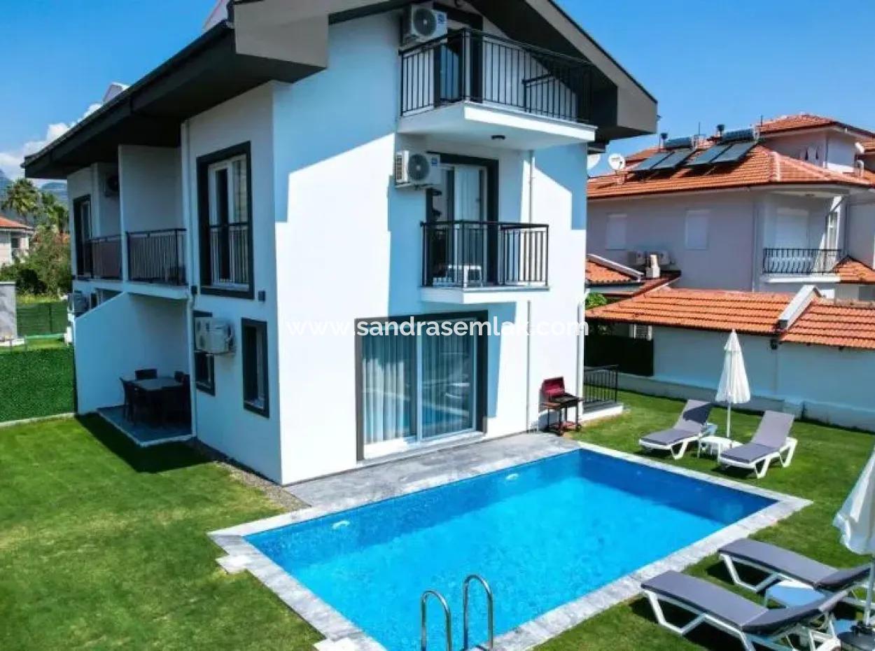 Muğla Dalyanda Kiralık 4+1 Jakuzili Tripleks Villa